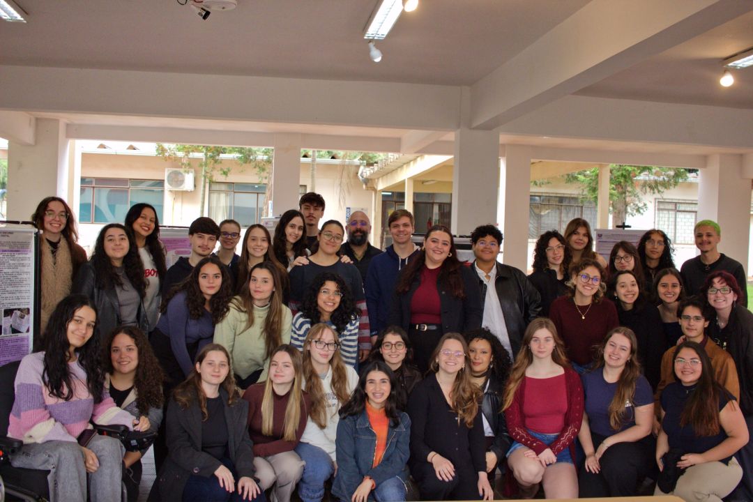 Estudantes de Psicologia da Unioeste expõem pesquisas sobre ética no campus de Toledo