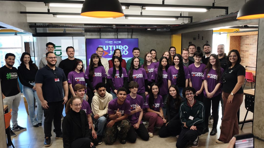 Futuro em Jogo forma 16 jovens em Toledo e prepara adolescentes para o mercado de trabalho