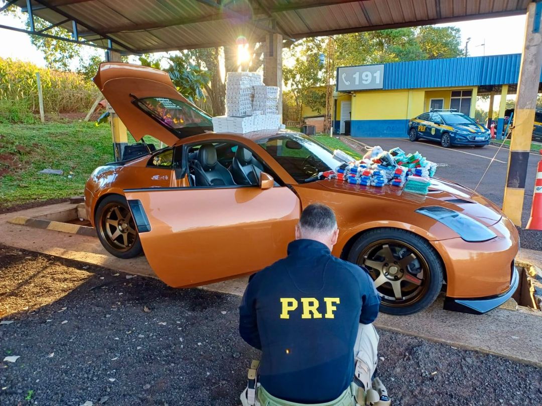 Nissan 350Z carregado com celulares e medicamentos é apreendido em Céu Azul