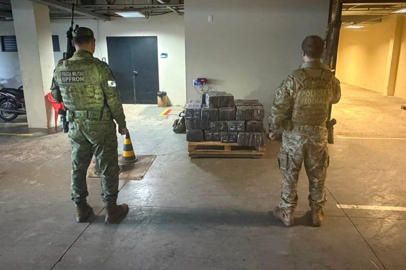BPFron e PF apreendem quase meia tonelada de maconha em porto clandestino de Guaíra