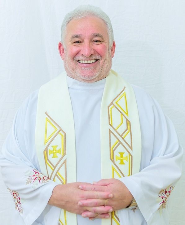 Padre Hélio José Bamberg celebra 40 anos de sacerdócio com trajetória marcada pela fé e dedicação à Diocese de Toledo