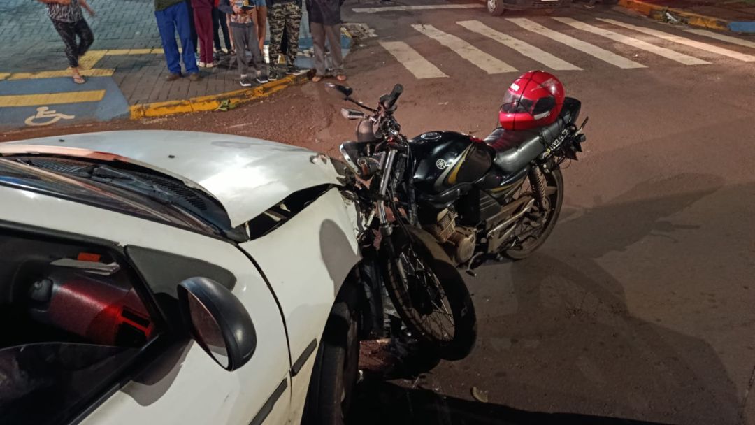 Motociclista fica ferido em colisão frontal com carro no Jardim Europa, em Toledo