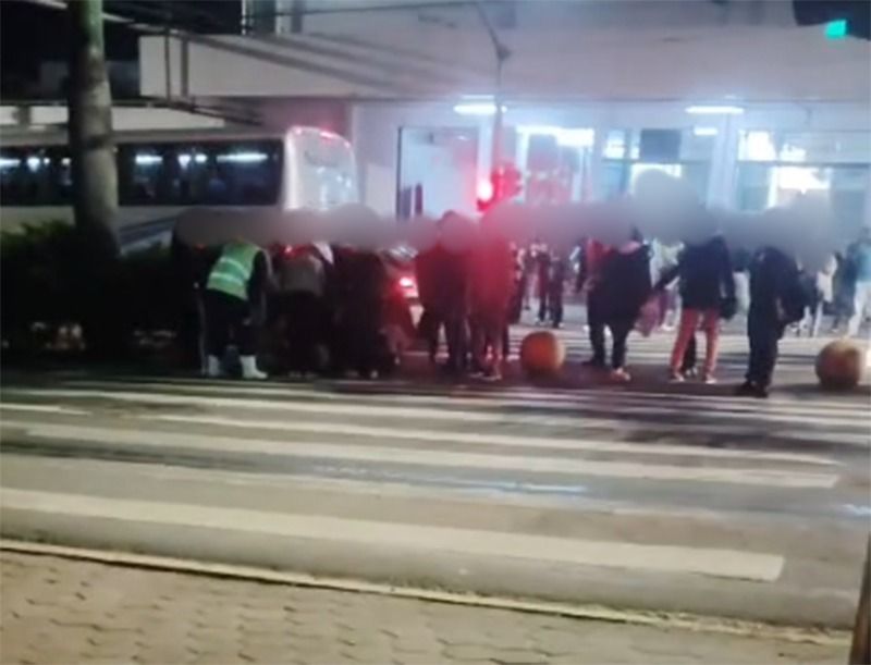 Pedestre fica ferido em atropelamento seguido de colisão entre motos em Toledo