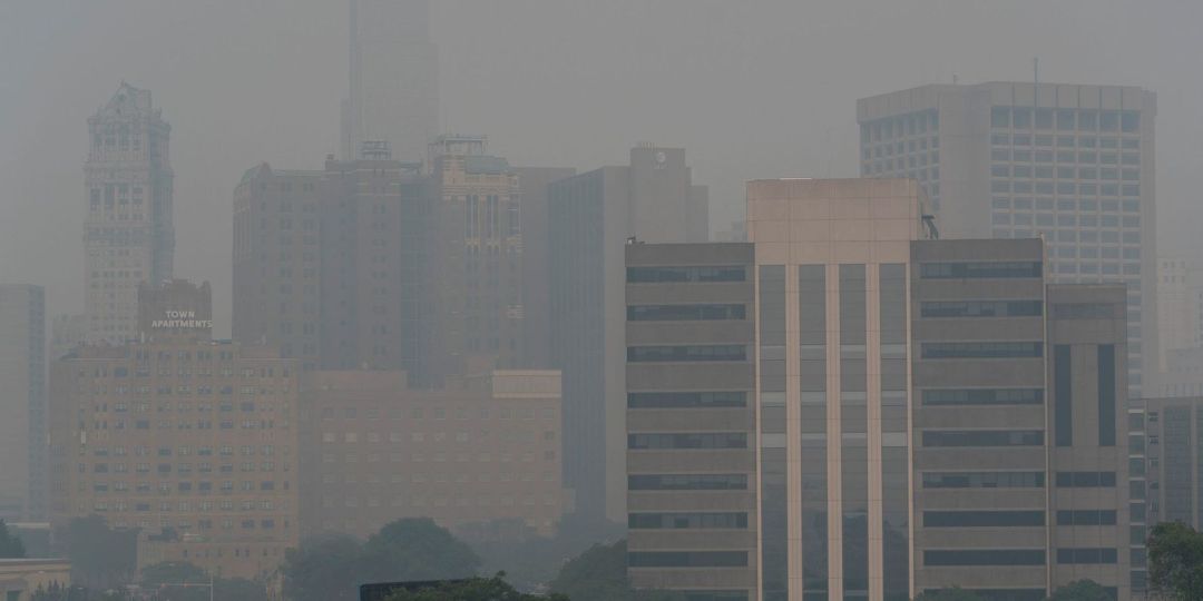 Fumaça de incêndios florestais encobre estádio da final da Copa