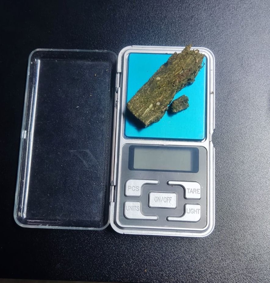 Ameaças contra companheira terminam com homem preso e maconha apreendida em Toledo