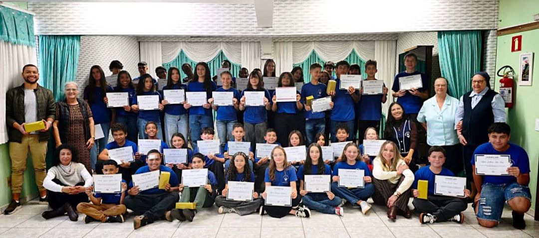 Ação Social São Vicente de Paulo certifica adolescentes das Oficinas de Integração ao Mundo do Trabalho