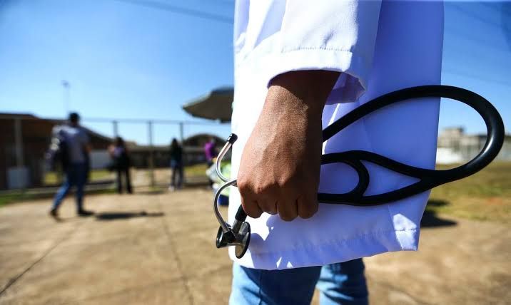 Prefeitura de Toledo abre processo seletivo com salários de até R$ 21 mil para áreas da saúde e assistência