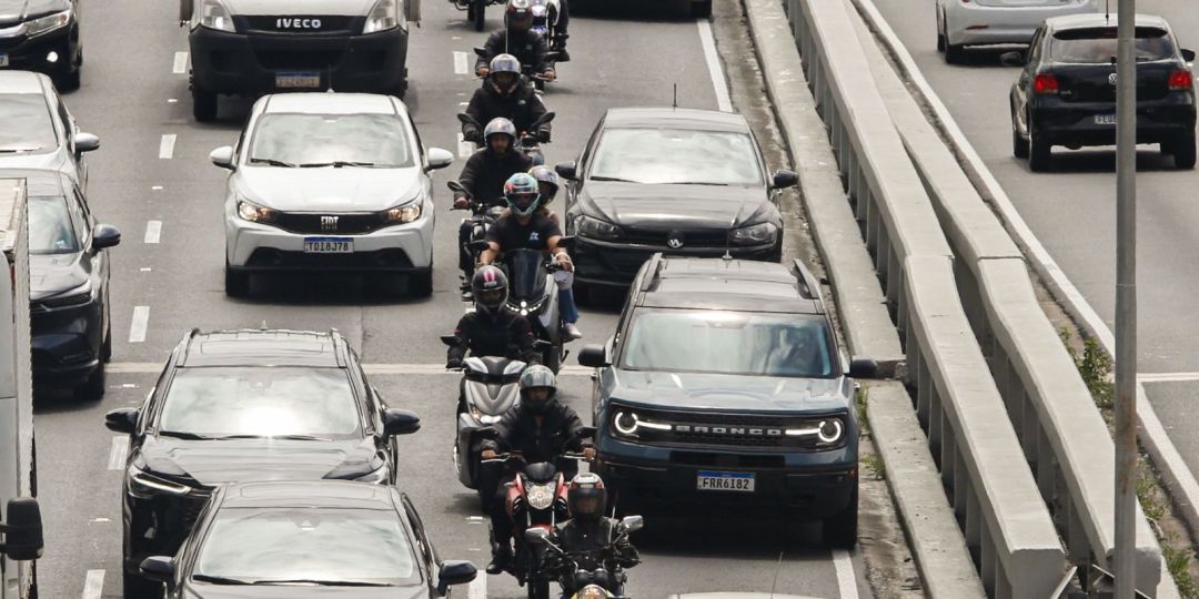 Justiça manda prefeitura de São Paulo liberar Uber Moto