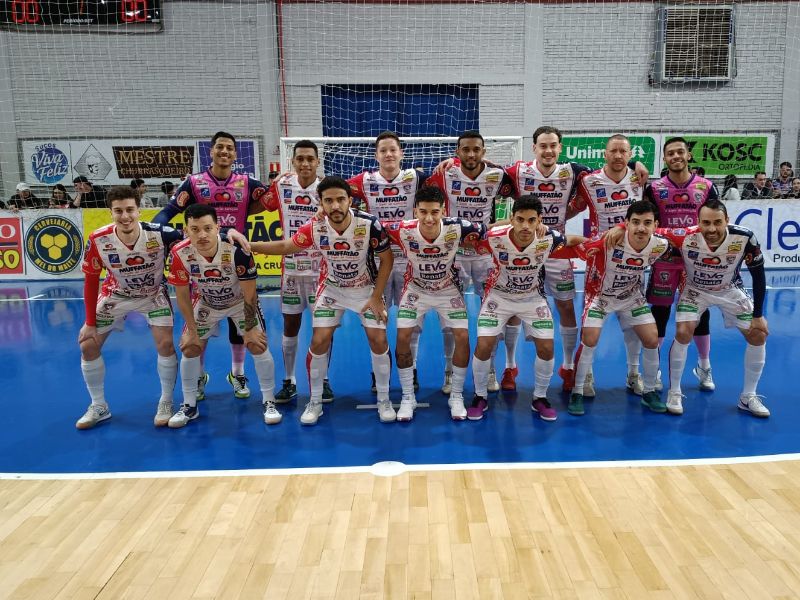 Cascavel Futsal perde para o líder Pato e segue fora do G-8 da Chave Ouro do Paranaense