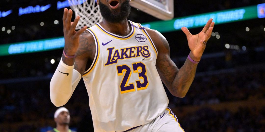 LeBron James assina com Philadelphia 76ers para 24ª temporada na NBA