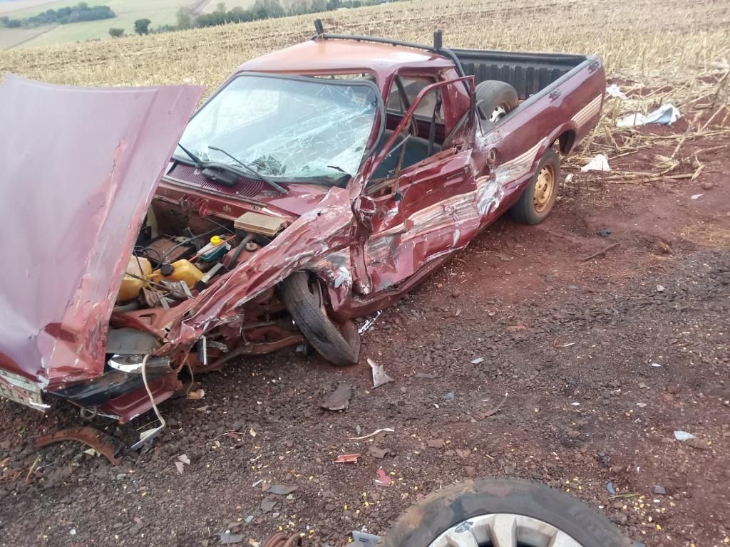 Colisão entre Fiat Strada e Ford Pampa deixa dois feridos na PR-364, em Assis Chateaubriand