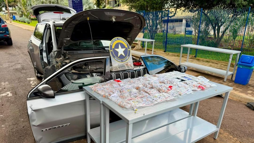 Carro que levava passageiros para Cascavel escondia medicamentos em compartimento secreto