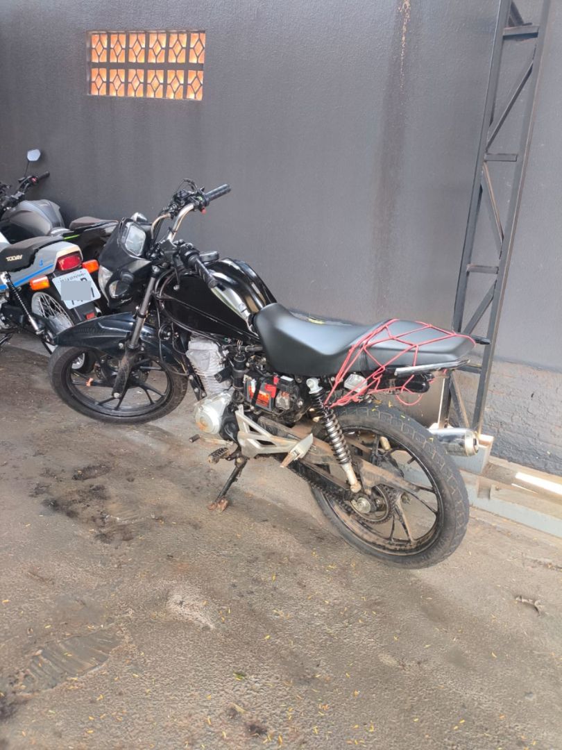 Motocicleta com alerta de roubo é recuperada pela PM em Toledo; adolescente conduzia o veículo
