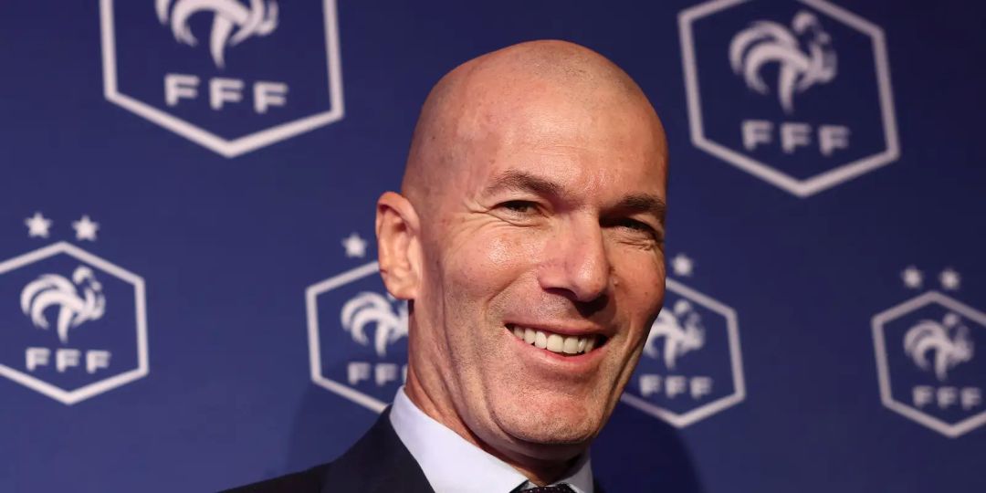 Zidane é novo técnico da França com missão de liberar poder ofensivo