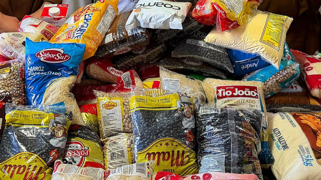 Alimentos arrecadados na Festa Julina do Sindicato Rural são doados a congregações religiosas de Toledo