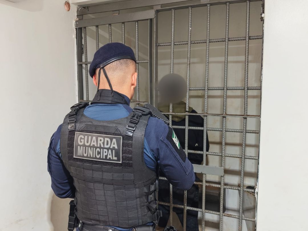 Homem usa documentos do primo e acaba na Delegacia por mandado de prisão do parente, no Jardim Gisela
