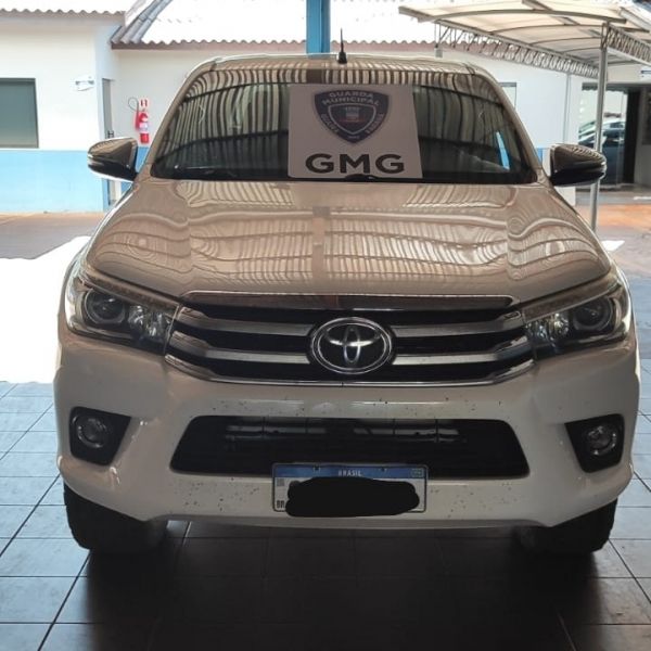 Guarda Municipal recupera Hilux furtada e prende motorista em Guaíra