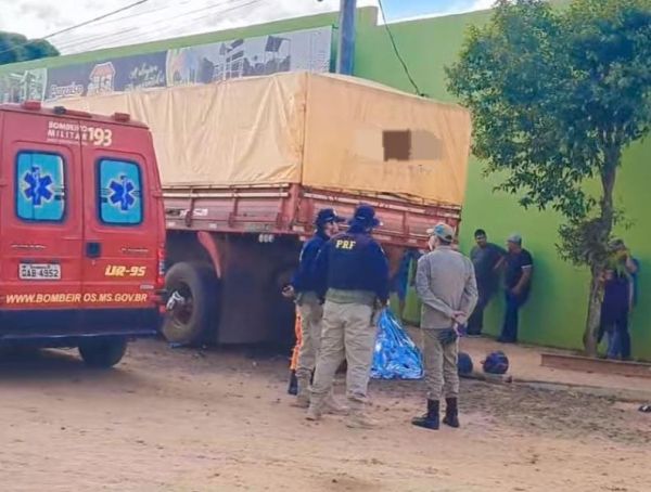 Homem morre ao bater na traseira de carreta na BR-163 entre Mundo Novo e Guaíra