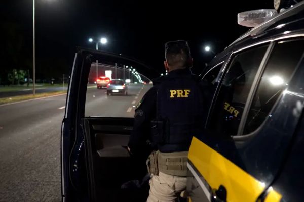 Assalto a ônibus termina com fuga de criminosos após cerco policial em Corbélia
