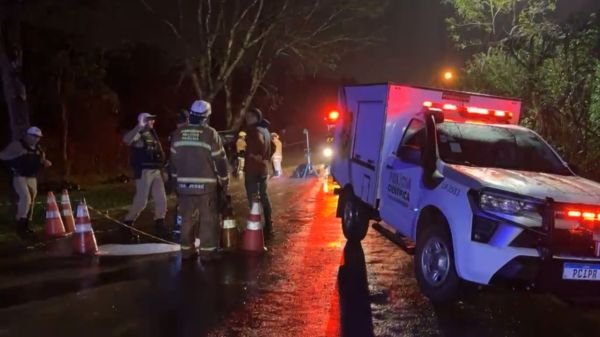 Duas mulheres morrem e seis pessoas ficam feridas após Pajero atingir árvore em Foz do Iguaçu
