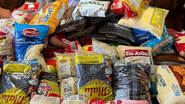 Alimentos arrecadados na Festa Julina do Sindicato Rural são doados a congregações religiosas de Toledo