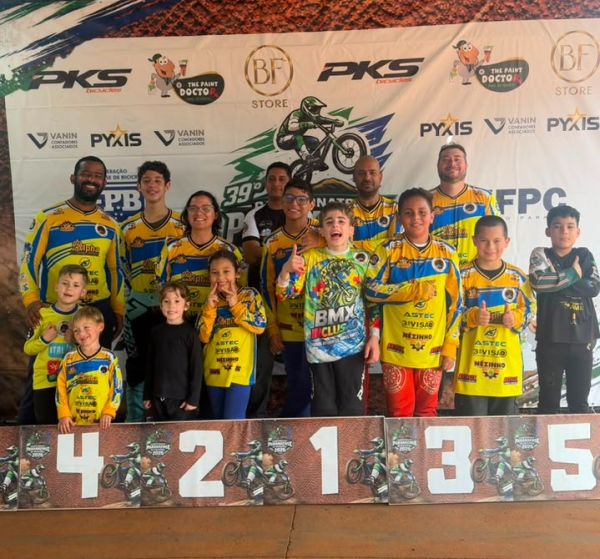 Abast BMX Clube conquista três títulos e sobe ao pódio em sete categorias no Paranaense de BMX em Toledo