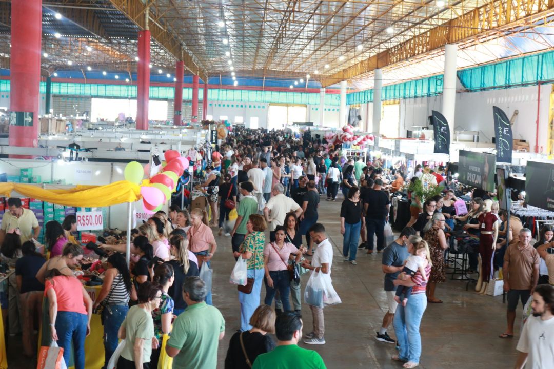 Mais de 100 estandes e grande público marcam a Feira Ponta de Estoque 2026