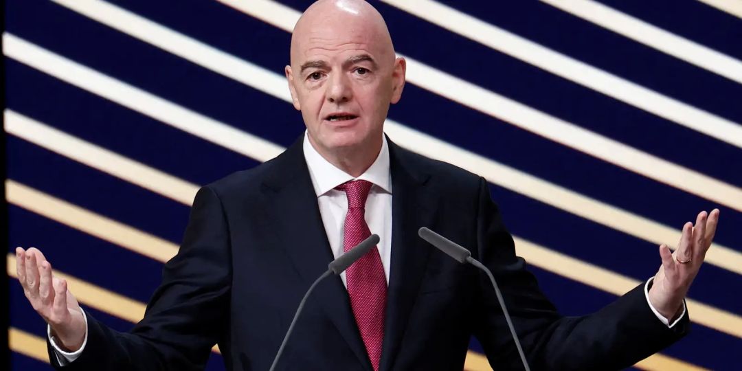 Dirigentes se afastam de Infantino em meio à batalha de poder na Fifa