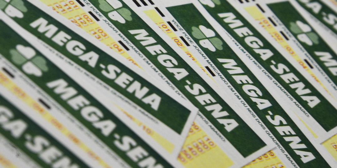 Ninguém acerta as seis dezenas e Mega-Sena acumula para R$ 165 milhões