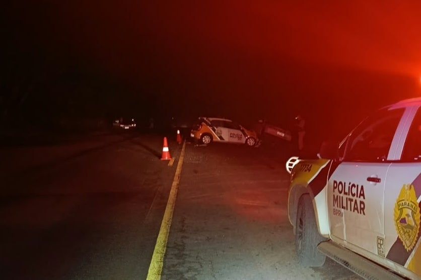 Viatura da PM bate na traseira de carro e deixa bebê e dois adultos feridos na PR-158