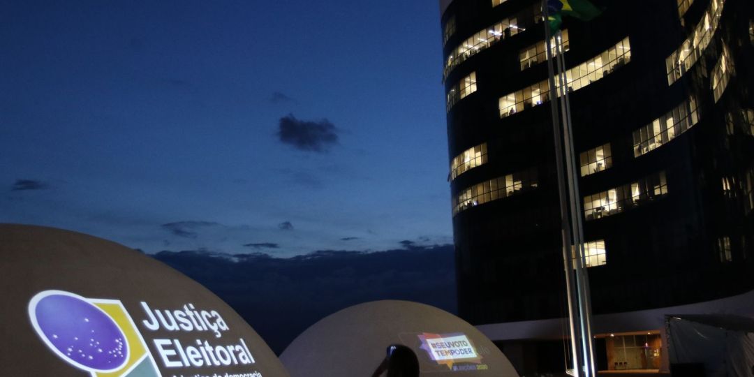 Nunes Marques determina retorno de Flávio Bolsonaro ao PL e libera registro da candidatura