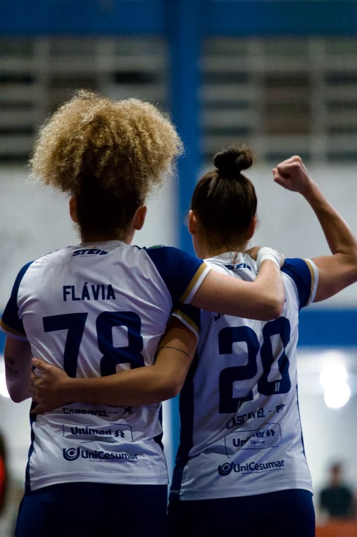 Stein Cascavel supera Telêmaco Borba e chega à sexta vitória consecutiva no Campeonato Paranaense