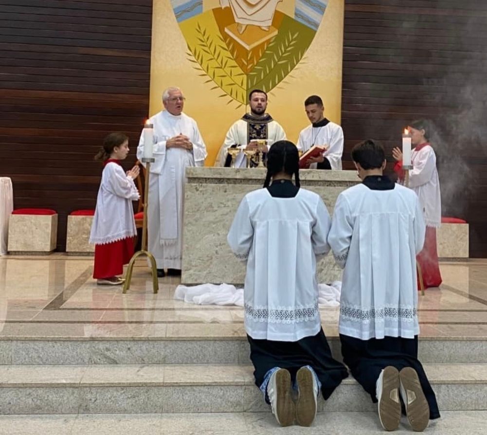 Diocese de Toledo ganha novo sacerdote com a ordenação do padre Matheus Thim