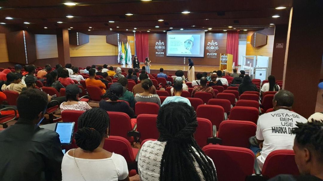 Migrantes participam de encontro sobre direitos e serviços públicos