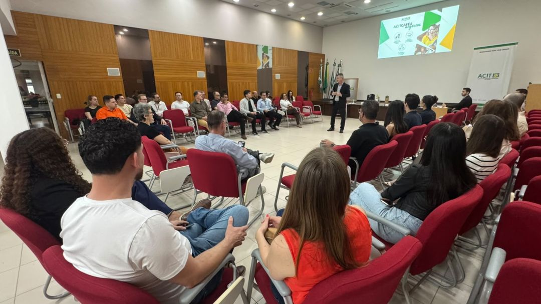 ACIT Café & Negócios reúne associados para divulgação de suas empresas