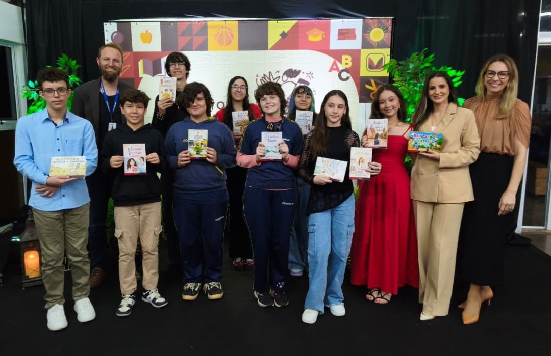 Editora e Academia Donaduzzi realizam primeiro lançamento de obras do Projeto Jovem Escritor