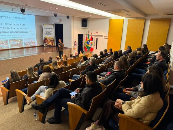Segundo estado em contratação de imigrantes no país, Santa Catarina une forças com Toledo para transformar dados em política pública