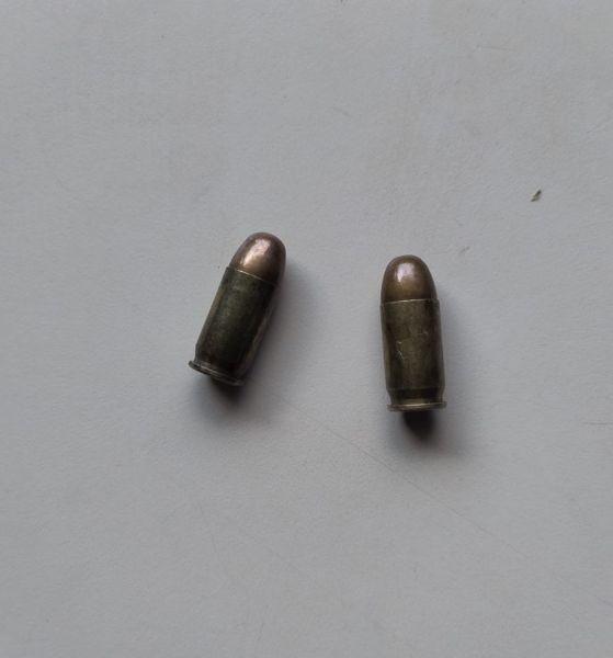 Munições de calibre .380 são encontradas no pátio de casa no Jardim São Francisco, em Toledo