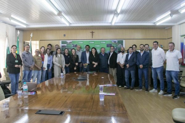 Representantes de Concórdia (SC) visitam Toledo para conhecer políticas de migração
